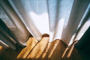 blackout-curtains-best-college-dorm-room-essential
